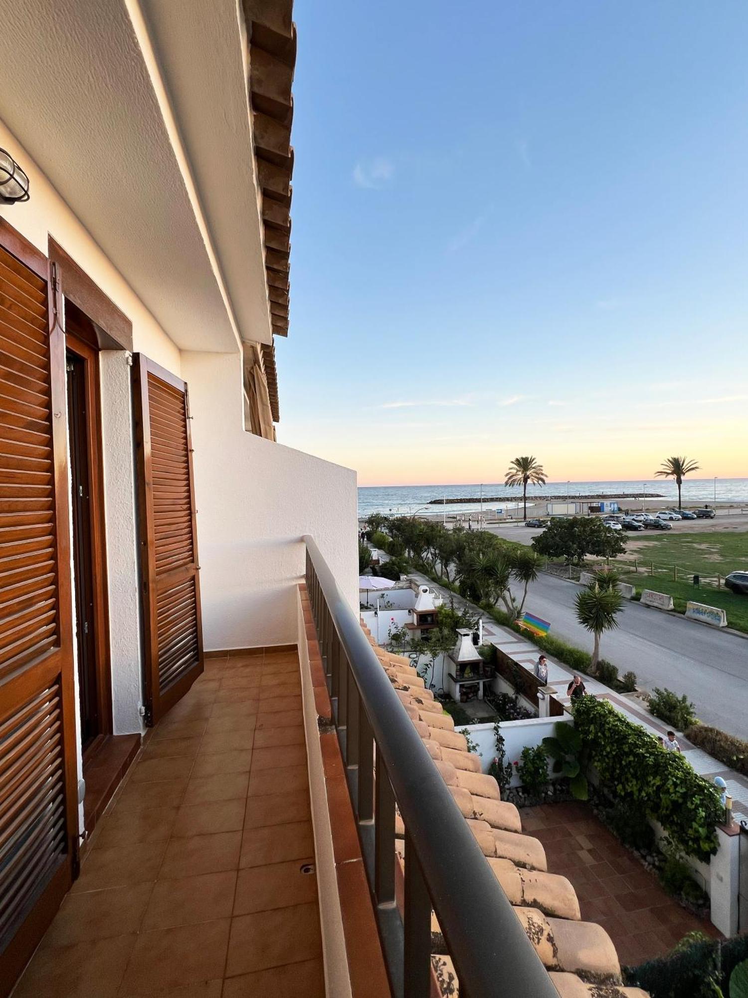 Espectacular Sunny House In The Beach 커닛 외부 사진